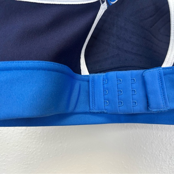 Under Armour S Women's Navy and White Sports Bra Athletic EUC Sports Workout - Picture 7 of 11